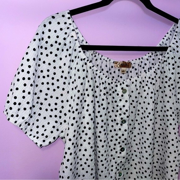 Lavish white top with black polka dots and cold shoulder neckline Size L - Picture 1 of 9